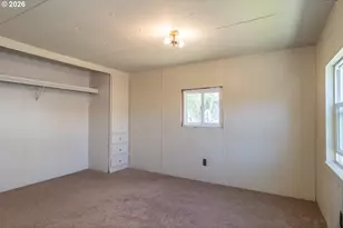 1050 W Central Ave, Sutherlin, OR 97479 - Photo 6