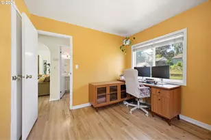 2414 E McLoughlin Blvd, Vancouver, WA 98661 - Photo 16