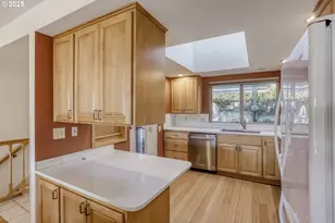 12060 SW Par 4 Dr, King City, OR 97224 - Photo 10