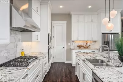 14341 SE Lyon St, Happy Valley, OR 97086 - Photo 12