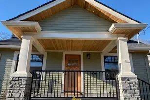 1715 SE 51st Ave, Portland, OR 97215 - Photo 2