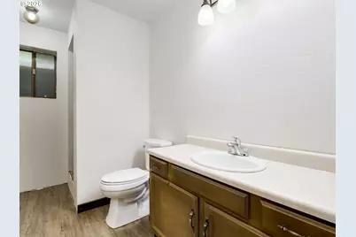 207 NW Ash St, McMinnville, OR 97128 - Photo 32