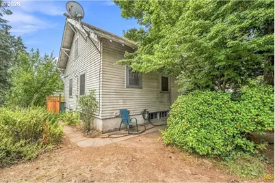 2113 N Sumner St, Portland, OR 97217 - Photo 26