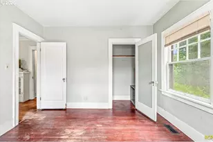 2113 N Sumner St, Portland, OR 97217 - Photo 8