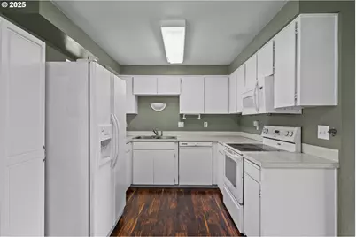 7480 SW Taylors Ferry Rd, Portland, OR 97223 - Photo 8