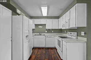 7480 SW Taylors Ferry Rd, Portland, OR 97223 - Photo 8