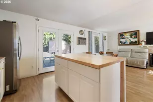 821 NE 108th Ave, Vancouver, WA 98664 - Photo 8
