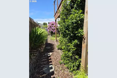 634 SW Ebb Ave, Lincoln City, OR 97367 - Photo 42