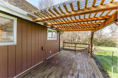 200 Sierra Dr, Eagle Point, OR 97524 - Photo 4