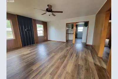 201 N 1st St, Glenwood, WA 98619 - Photo 8