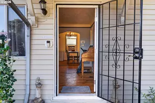 16523 SE Clinton St, Portland, OR 97236 - Photo 4