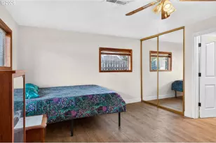 16523 SE Clinton St, Portland, OR 97236 - Photo 18