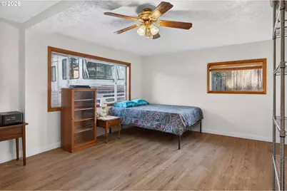 16523 SE Clinton St, Portland, OR 97236 - Photo 16