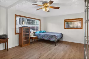 16523 SE Clinton St, Portland, OR 97236 - Photo 16
