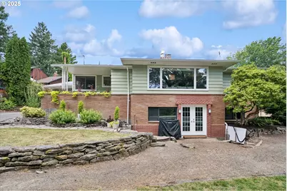 8195 SW Canyon Ln, Portland, OR 97210 - Photo 4