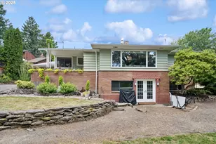 8195 SW Canyon Ln, Portland, OR 97210 - Photo 4