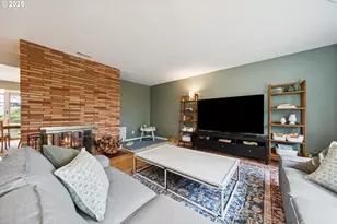 8195 SW Canyon Ln, Portland, OR 97210 - Photo 8