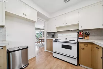 8195 SW Canyon Ln, Portland, OR 97210 - Photo 22