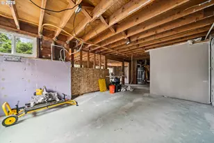 8195 SW Canyon Ln, Portland, OR 97210 - Photo 32