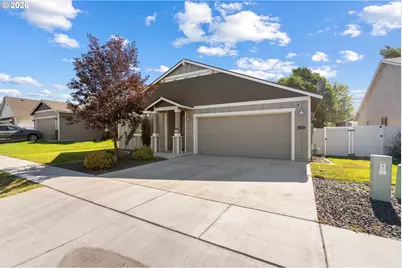 1922 NW Archer Dr, Hermiston, OR 97838 - Photo 1