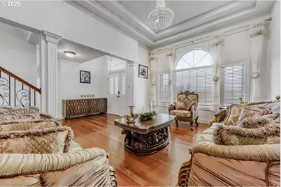 9818 SE Clatsop St, Portland, OR 97266 - Photo 6