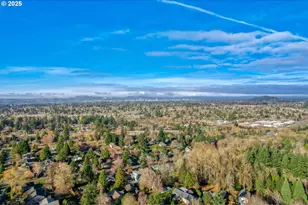 9818 SE Clatsop St, Portland, OR 97266 - Photo 38