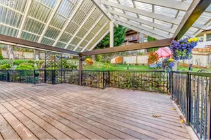 9818 SE Clatsop St, Portland, OR 97266 - Photo 30