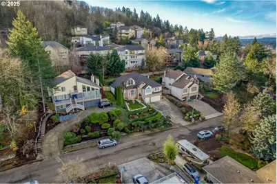 9818 SE Clatsop St, Portland, OR 97266 - Photo 40