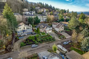 9818 SE Clatsop St, Portland, OR 97266 - Photo 40