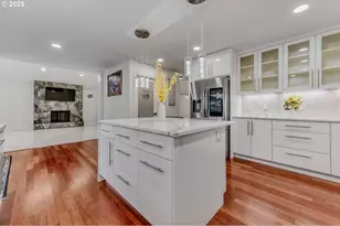 9818 SE Clatsop St, Portland, OR 97266 - Photo 12