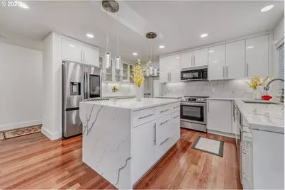 9818 SE Clatsop St, Portland, OR 97266 - Photo 10
