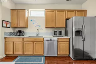 3201 SE Robin Cir, Hillsboro, OR 97123 - Photo 6