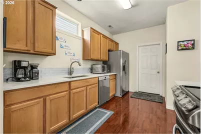 3201 SE Robin Cir, Hillsboro, OR 97123 - Photo 4