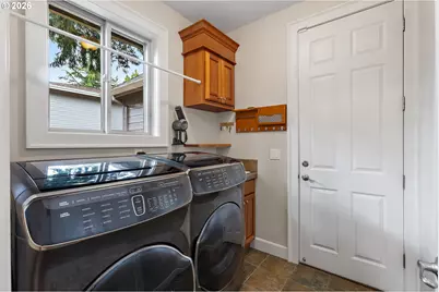 8308 SE Buford Ln, Portland, OR 97236 - Photo 10