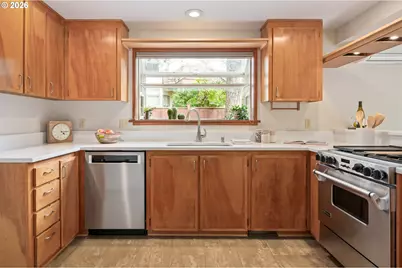 1642 E 43rd Ave, Eugene, OR 97405 - Photo 6