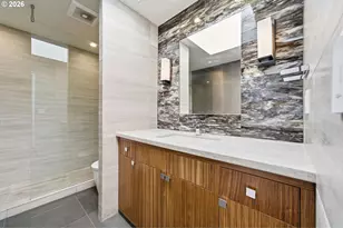 2330 SW Cactus Dr, Portland, OR 97205 - Photo 38