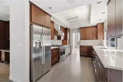 2330 SW Cactus Dr, Portland, OR 97205 - Photo 12