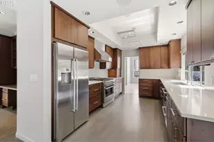 2330 SW Cactus Dr, Portland, OR 97205 - Photo 12