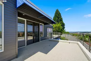 2330 SW Cactus Dr, Portland, OR 97205 - Photo 42