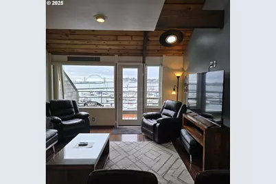 1000 SE Bay Blvd #403, Newport, OR 97365 - Photo 2