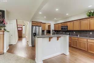 21533 SW Susan Ln, Beaverton, OR 97003 - Photo 14