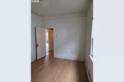 907 S 4th Ave, Kelso, WA 98626 - Photo 8