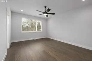 15221 S E Towers Ter, Milwaukie, OR 97267 - Photo 16