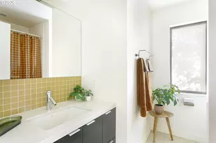 4458 SE Stark St, Portland, OR 97215 - Photo 34