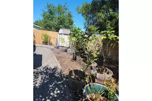 1301 Bramblewood Ln, Eugene, OR 97404 - Photo 10