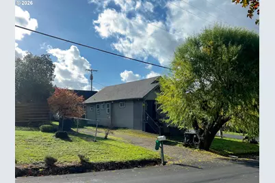 425 S 3rd St, Springfield, OR 97477 - Photo 8