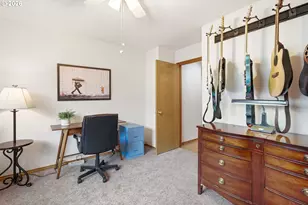 2652 SW Phyllis Dr, Gresham, OR 97080 - Photo 28