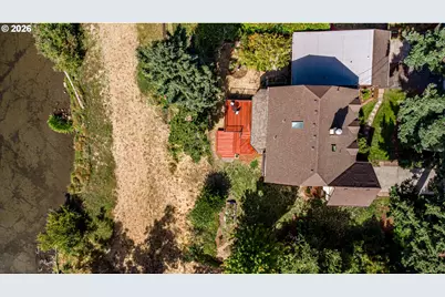 441 W D St, Springfield, OR 97477 - Photo 44