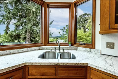 441 W D St, Springfield, OR 97477 - Photo 18