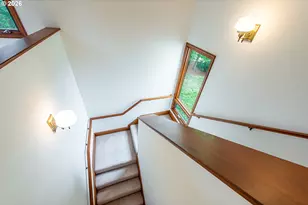 441 W D St, Springfield, OR 97477 - Photo 24